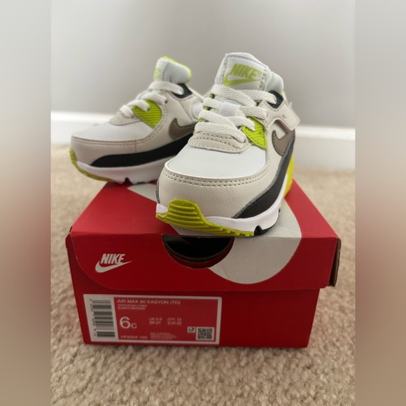 Toddler Nike Air Max - Picture 3 of 6